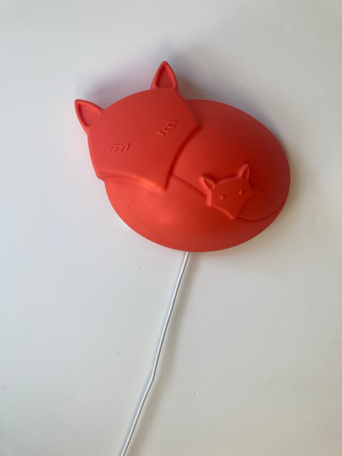 IKEA Upplyst LED wandlamp bedlamp vos rood kinderkamer, Rood, Ophalen of Verzenden, Zo goed als nieuw, IKEA