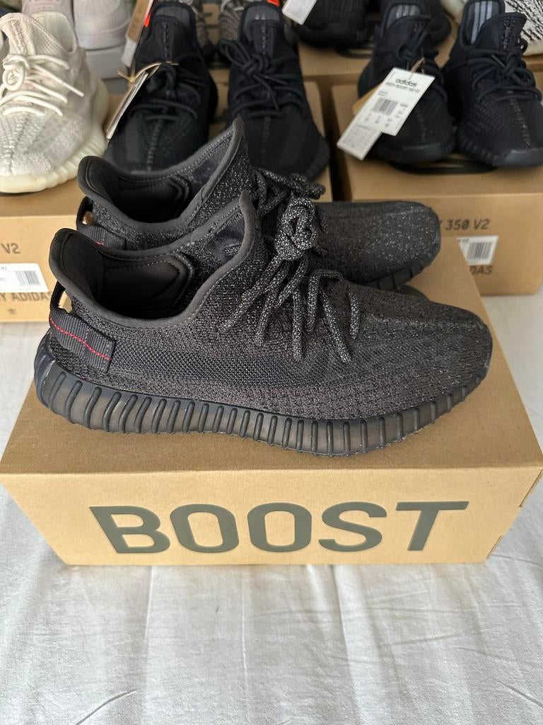 Yeezy 350 Reflective - Zo goed als nieuw, Ophalen of Verzenden, Zo goed als nieuw, Zwart, Sneakers of Gympen