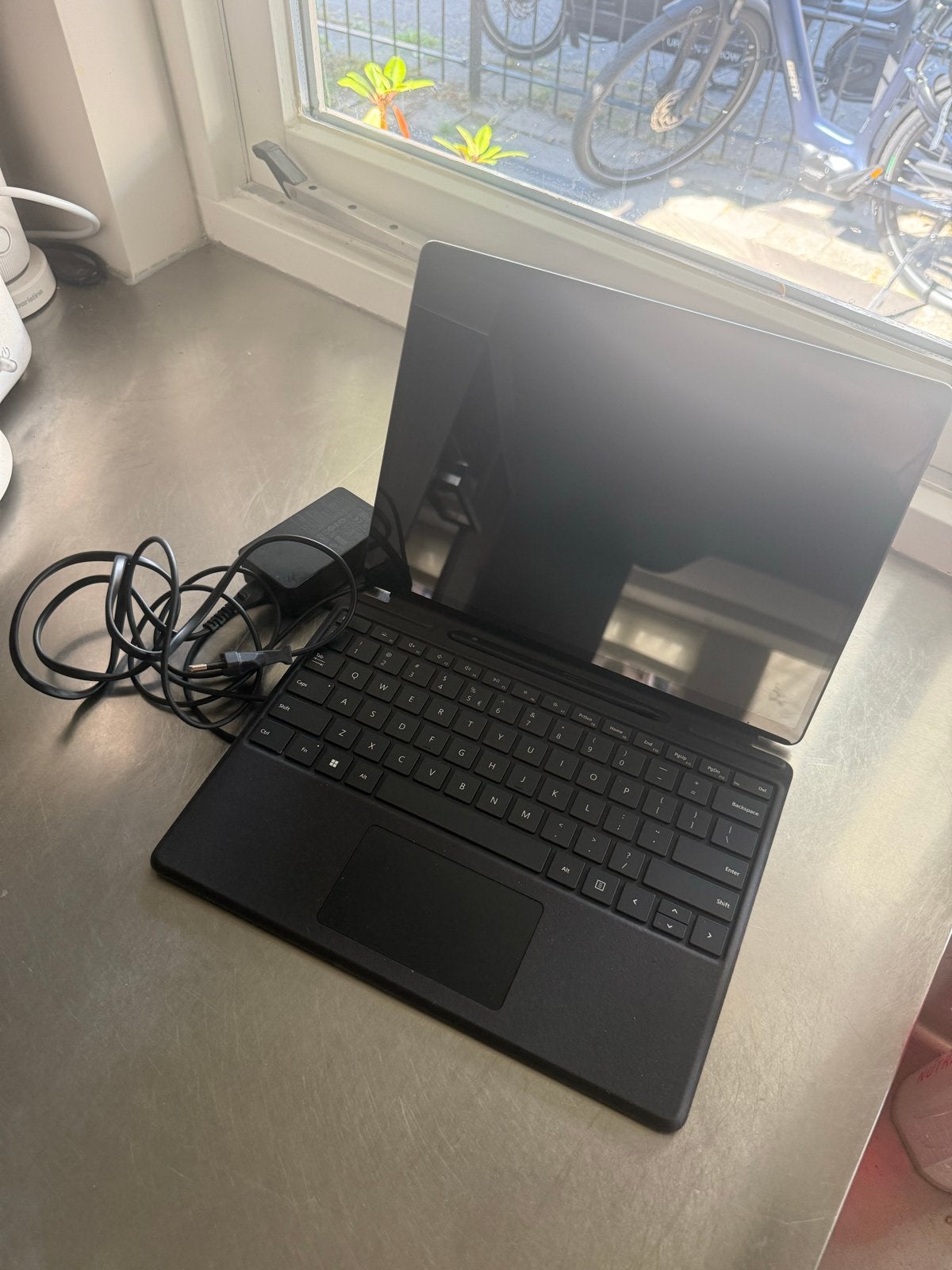 Microsoft Surface Pro 8 i5 met pen en oplader, Computers en Software, Windows Tablets, Zo goed als nieuw, Wi-Fi, 13 inch of meer