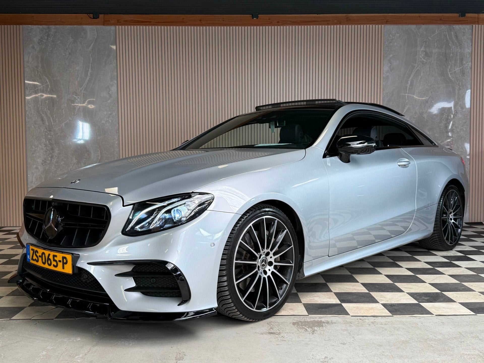 Mercedes-Benz E-klasse Coupé 300 AMG Premium Plus Pano/Virt, Auto's, Mercedes-Benz, Automaat, Achterwielaandrijving, Euro 6, 4 cilinders