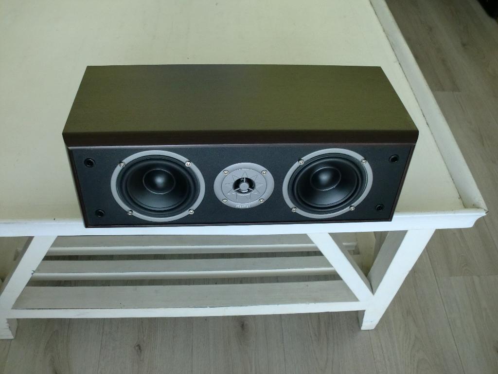 Magnat Monitor Supreme Center 250 staat nieuw ! Dark wood !