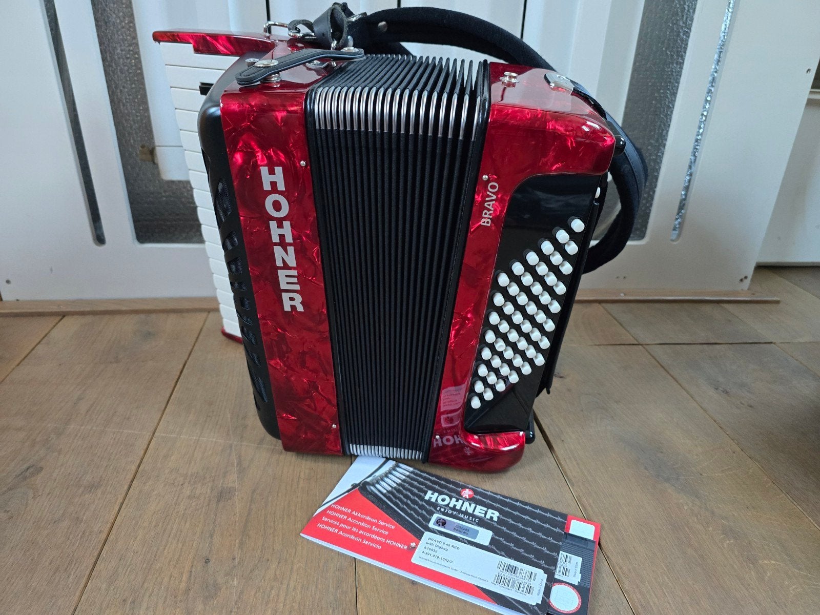 Accordeon Hohner Bravo II 48 bassen., Muziek en Instrumenten, Ophalen, 48-bas, Met koffer, Toetsaccordeon
