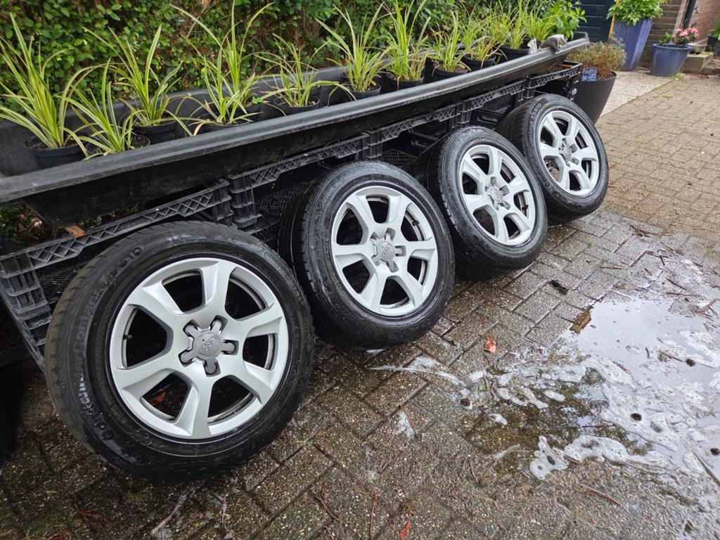 Tekoop: audi a4 b8 velgen+ winterbanden, Auto-onderdelen, Banden en Velgen, Ophalen, 16 inch, Banden en Velgen, Winterbanden