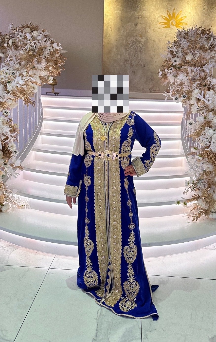 Prachtige blauwe Marokkaanse Kaftan met goud borduurwerk, Overige typen, Blauw, Maat 42/44 (L), Ophalen of Verzenden