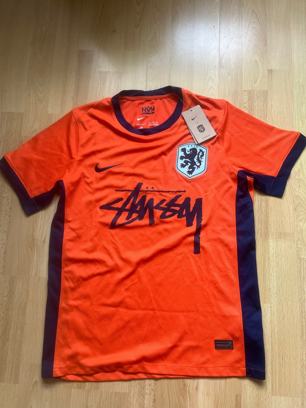 Stussy x Nike Oranje WK Shirt, Ophalen of Verzenden, Nieuw, Maat 48/50 (M), Oranje