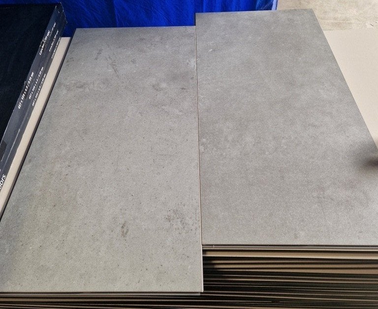 Restpartij 6,8 m2 Klik PVC Vivafloors Tegel Betonlook 1840, Ophalen, Vivafloors, Nieuw, Grijs
