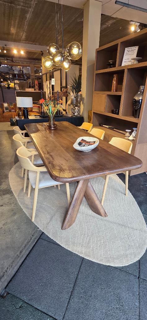 Eettafel 250 cm bruin Showmodel, Huis en Inrichting, ., 200 cm of meer, Zo goed als nieuw, Vijf personen of meer