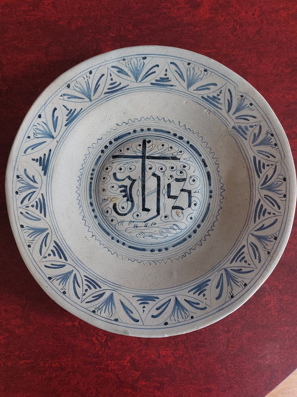 majolica schotel 17de eeuws bodemvondst de Rijp, Ophalen of Verzenden, Midden-Oosten