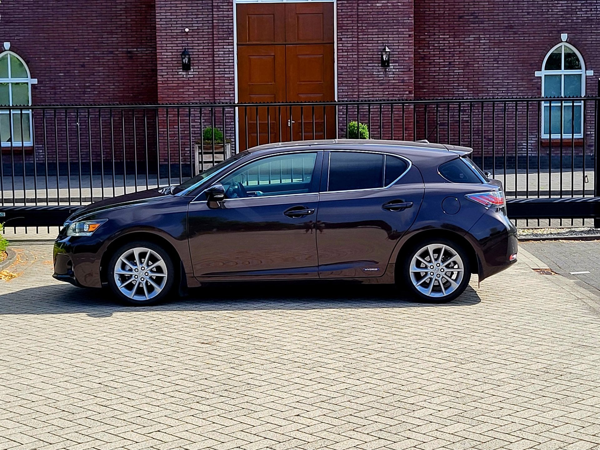 Lexus CT 200h Hybride 136 ch • Boîte auto • Cuir beige • GPS • Caméra de recul • Keyless