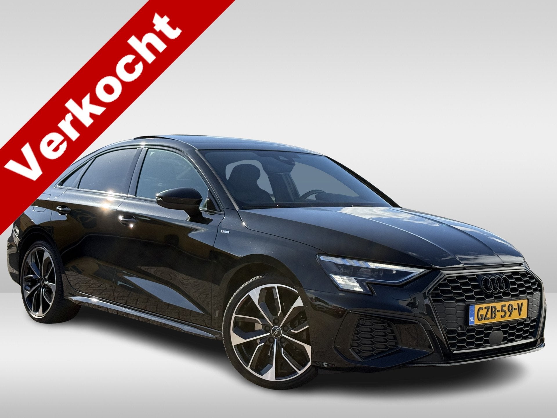 Audi A3 Limousine 35 TFSI 150pk S edition | Pano dak | Leder, Auto's, 4 cilinders, 150 pk, Zwart, Leder