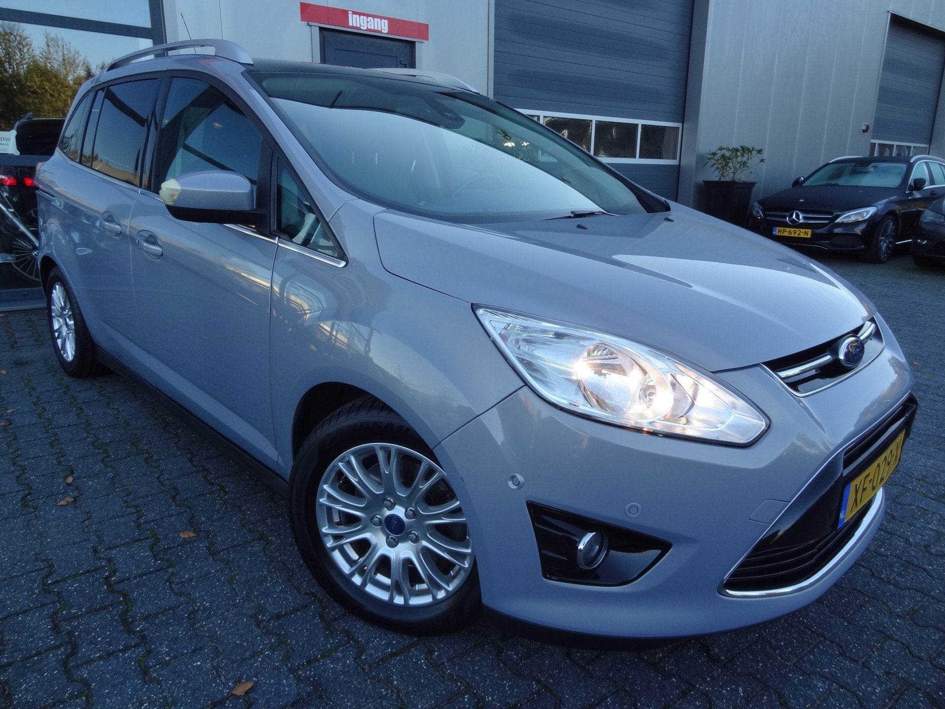 Ford Grand C-Max 1.6 Titanium 7p.| TREKHAAK | PANORAMADAK |, Auto's, Voorwielaandrijving, Gebruikt, 4 cilinders, 150 pk