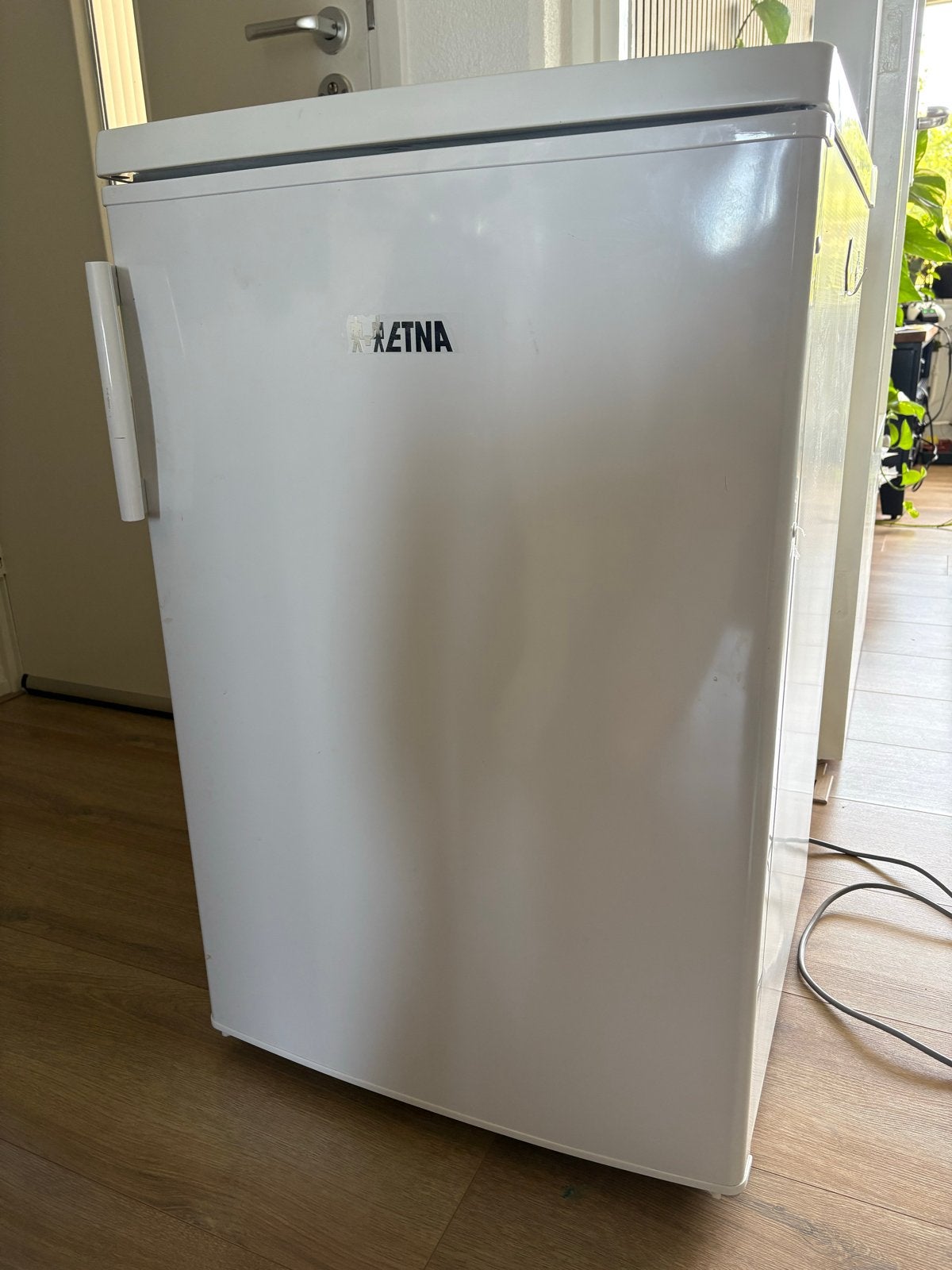 Etna KKV655WIT Koelkast - koelt slecht / heel langzaam, Witgoed en Apparatuur, Koelkasten en IJskasten, Zonder vriesvak, 75 tot 100 liter