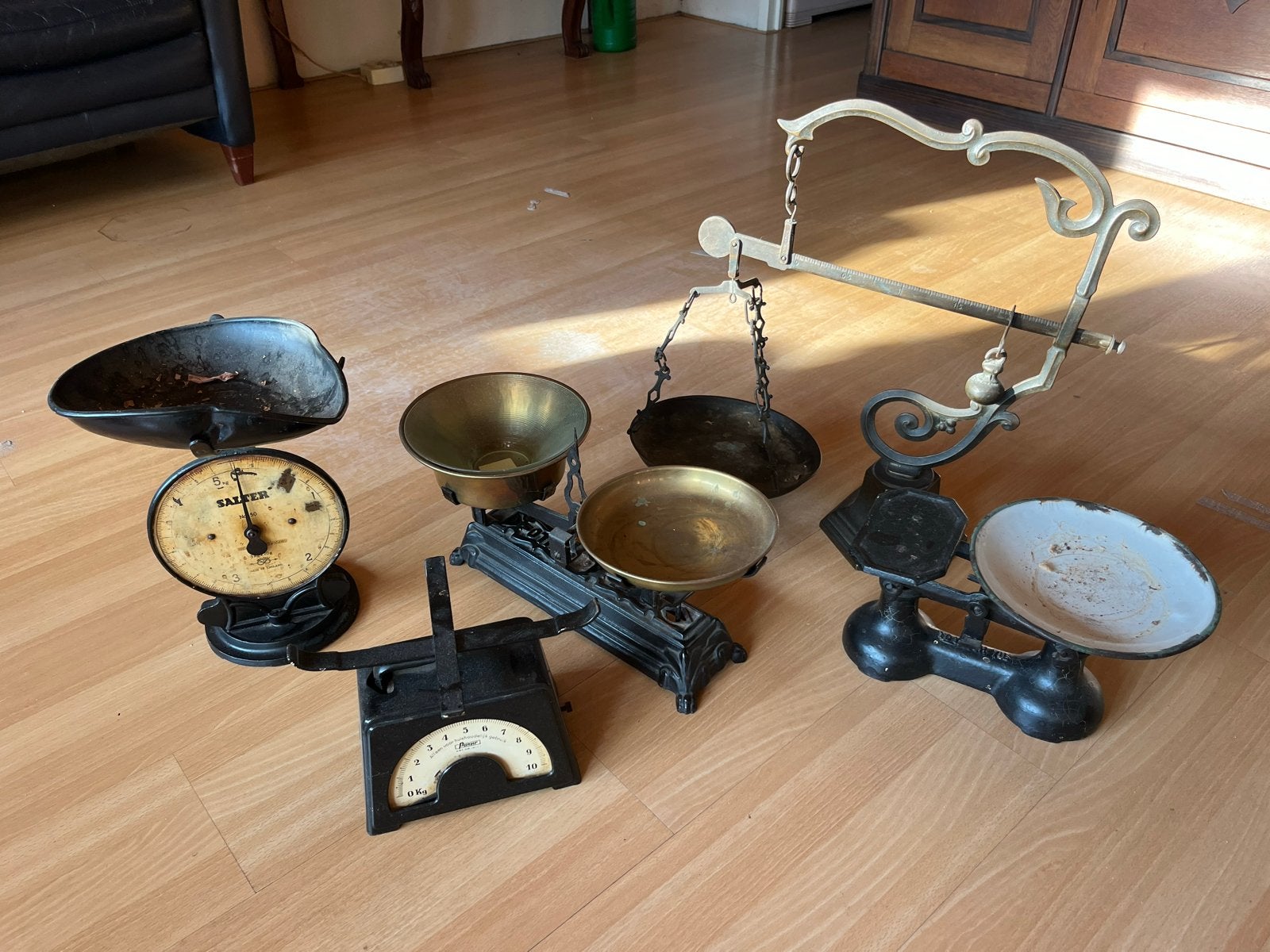 Grote verzameling antieke en vintage weegschalen, Ophalen, Gebruikt