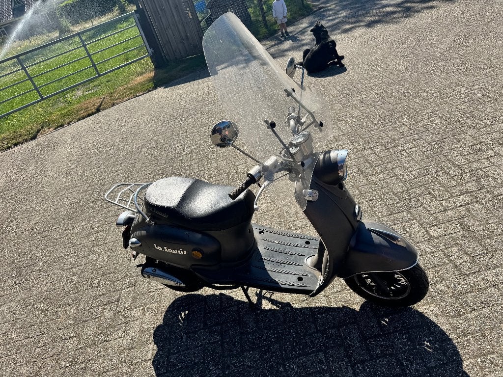 La Souris scooter - mat zwart, Fietsen en Brommers, Snorfietsen en Snorscooters, Zo goed als nieuw, Benzine, Ophalen, Overige merken