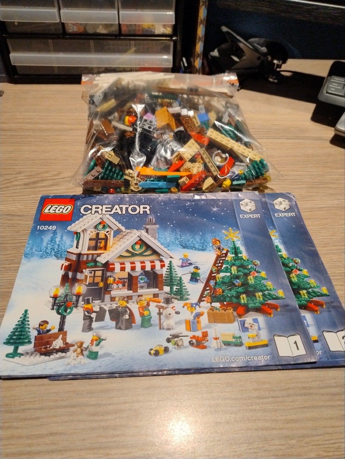 Lego Winter Village - Toy Store (10249), Kinderen en Baby's, Speelgoed | Duplo en Lego, Compleet, Lego, Ophalen of Verzenden, Zo goed als nieuw
