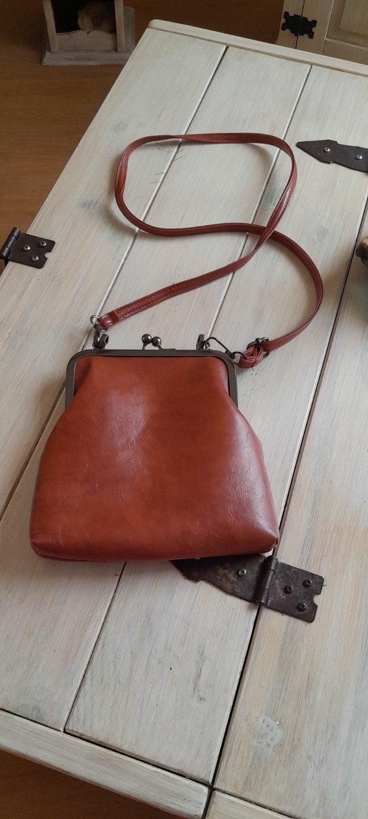 Vintage bruine handtas met kliksluiting, Ophalen