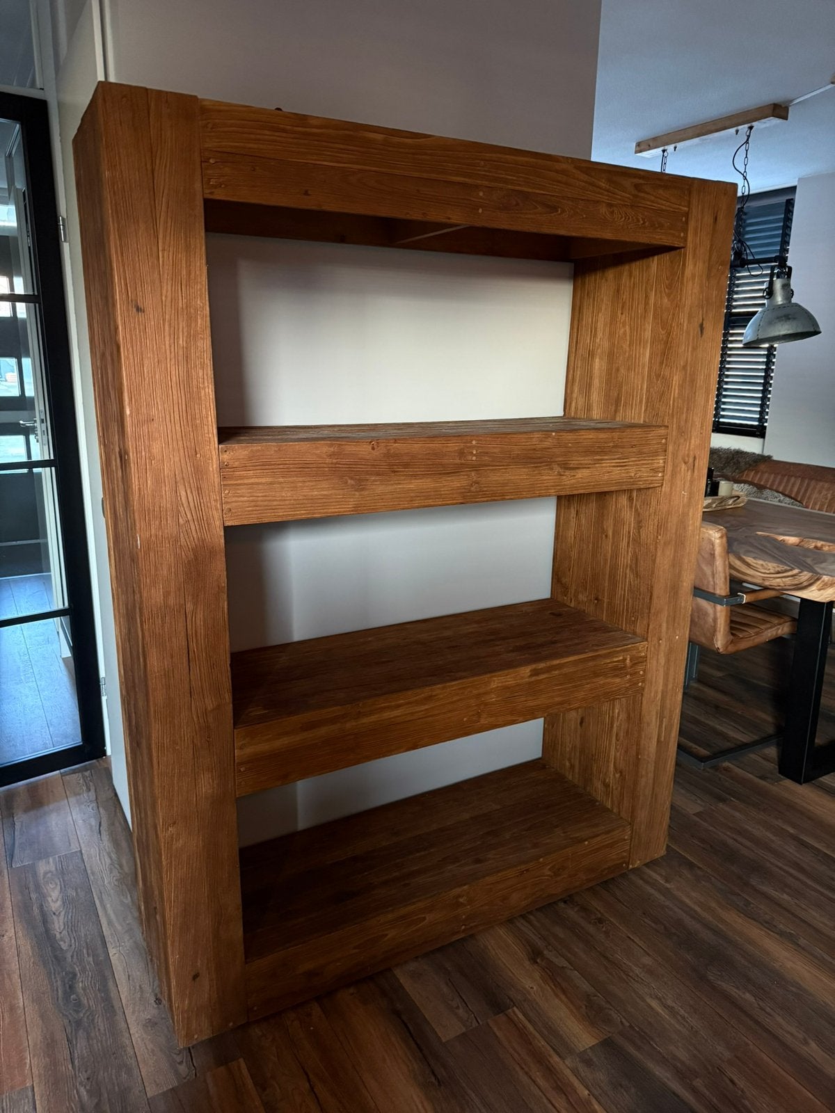 Prachtige houten kast van kersenhout (139,5 cm), Huis en Inrichting, Kasten | Boekenkasten, Ophalen, Met plank(en), Gebruikt, 100 tot 150 cm