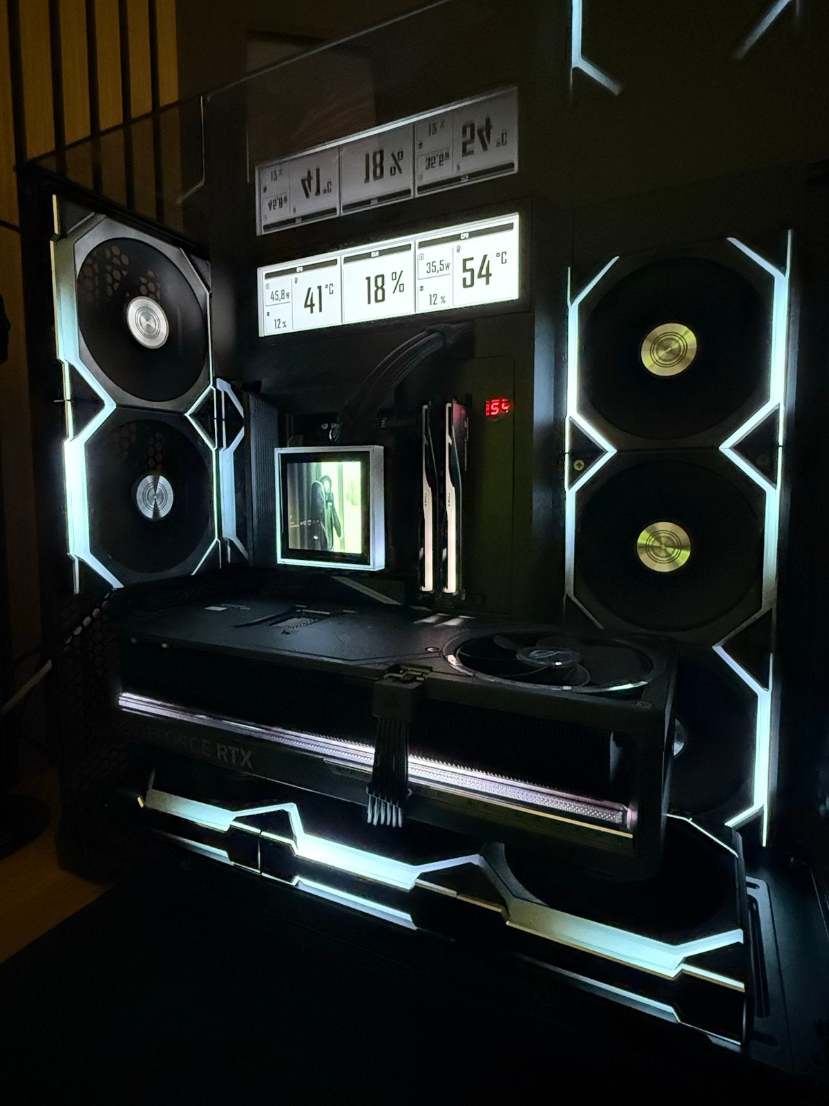 High-end Gaming PC - Ryzen 7 9800X3D + 5080, Inclusief dozen, Ophalen, 64 GB of meer, Zo goed als nieuw, Gaming