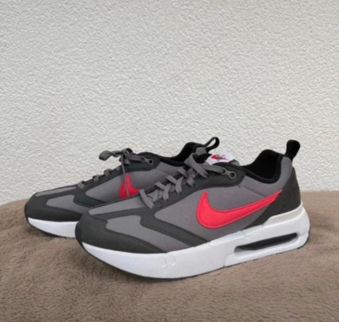 Nike Air Max Dawn (GS) - Maat 38.5, Verzenden, Nieuw, Sneakers of Gympen, Grijs