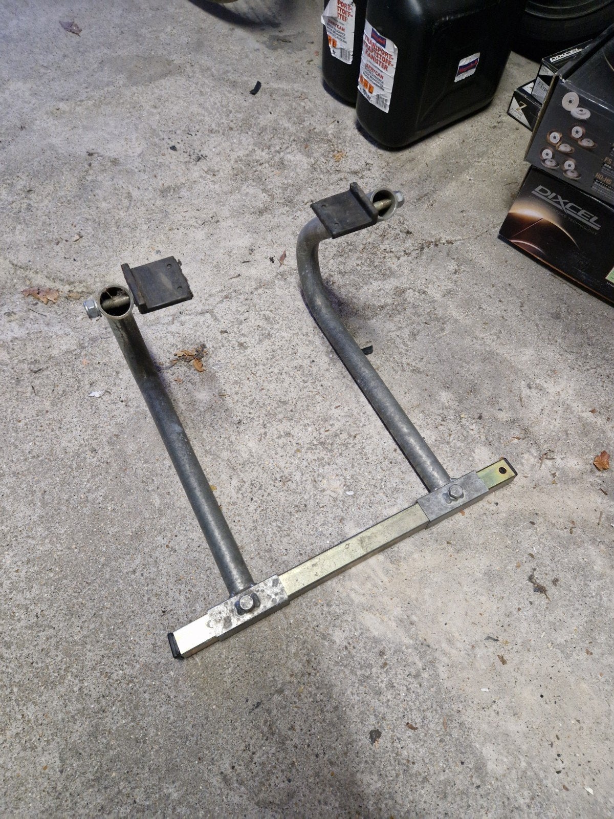 Paddockstand motorbok achterbrug universeel, Ophalen