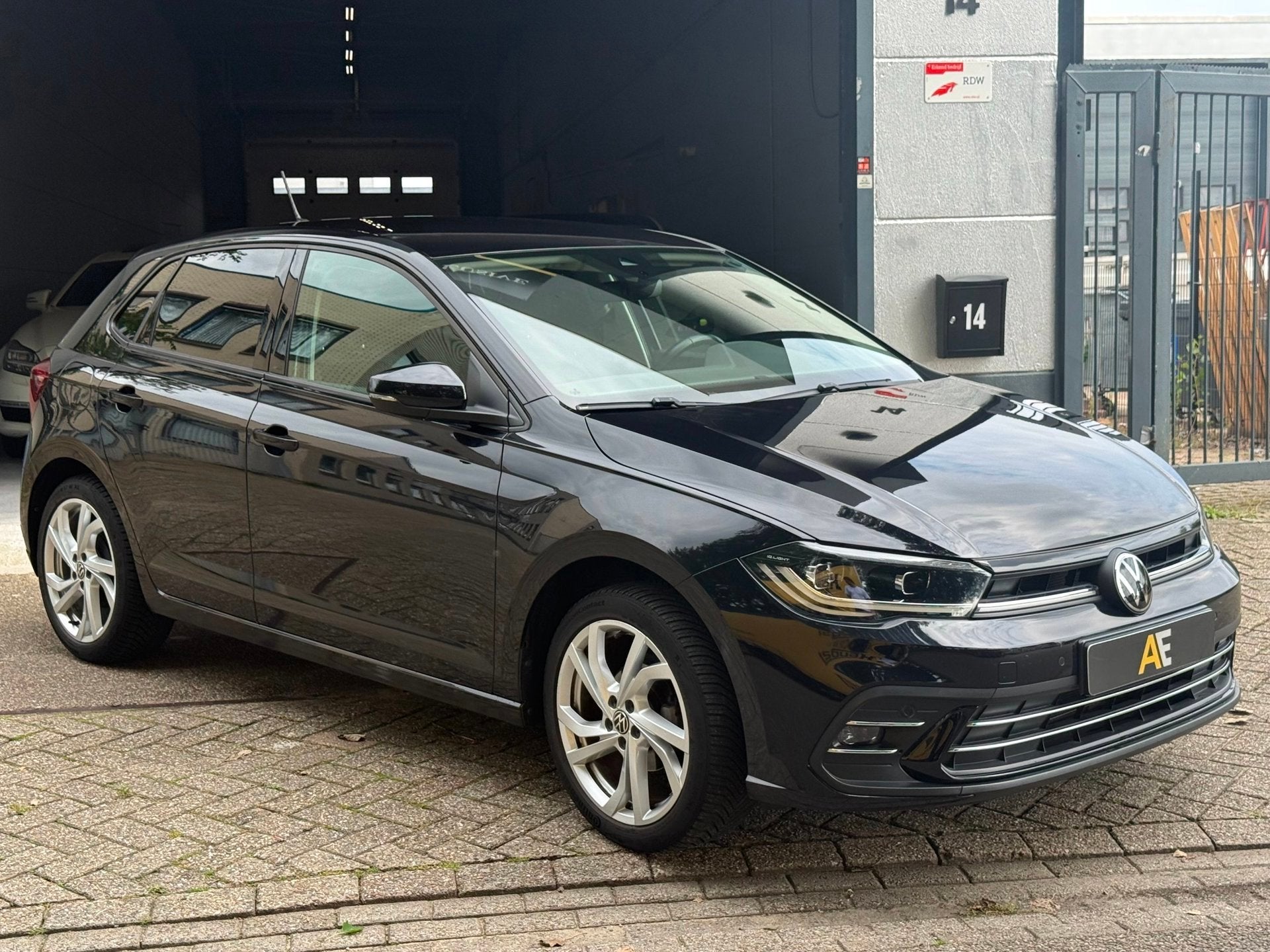 Volkswagen Polo 1.0 TSI Style| Virtual Cockpit | Apple CarPl, Dealer onderhouden, Gebruikt, Euro 6, 1072 kg