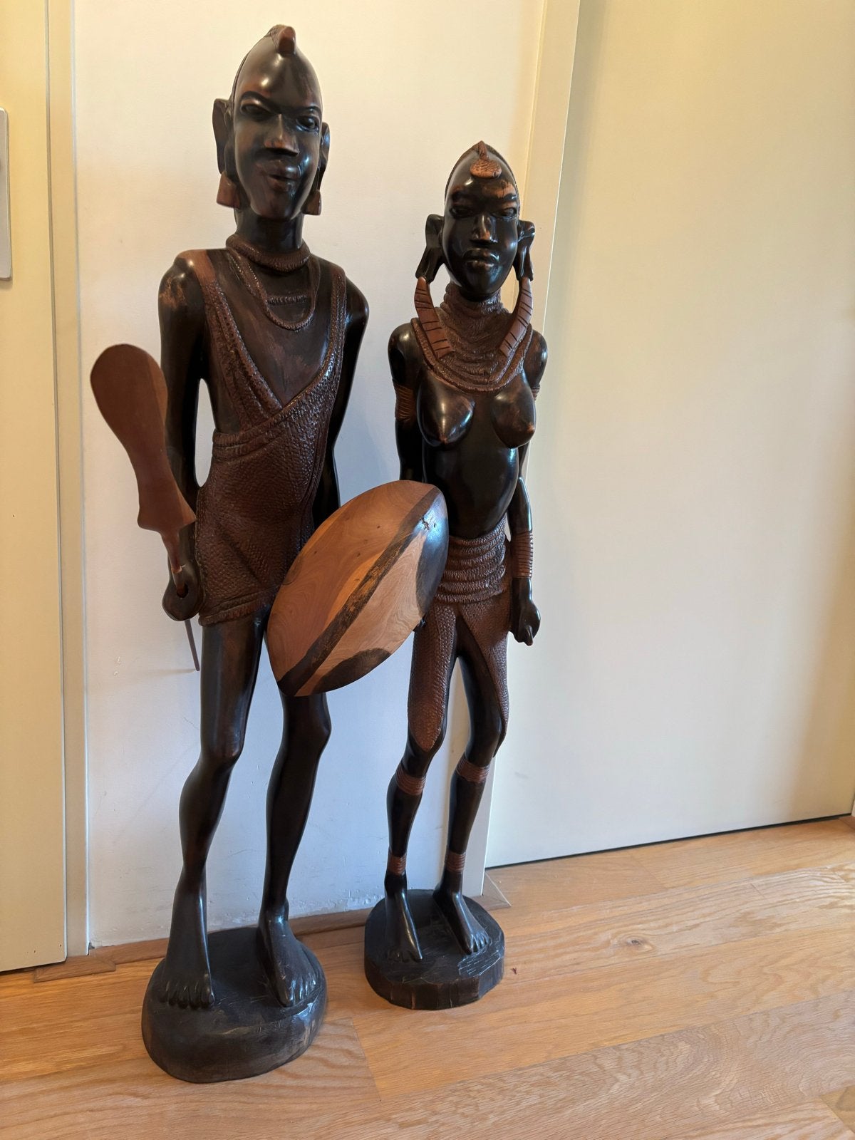 Afrikaanse houten beelden - Man en Vrouw hoogte 120 cm, Ophalen, Groep mensen, Handgemaakt, 1 meter - 2 meter
