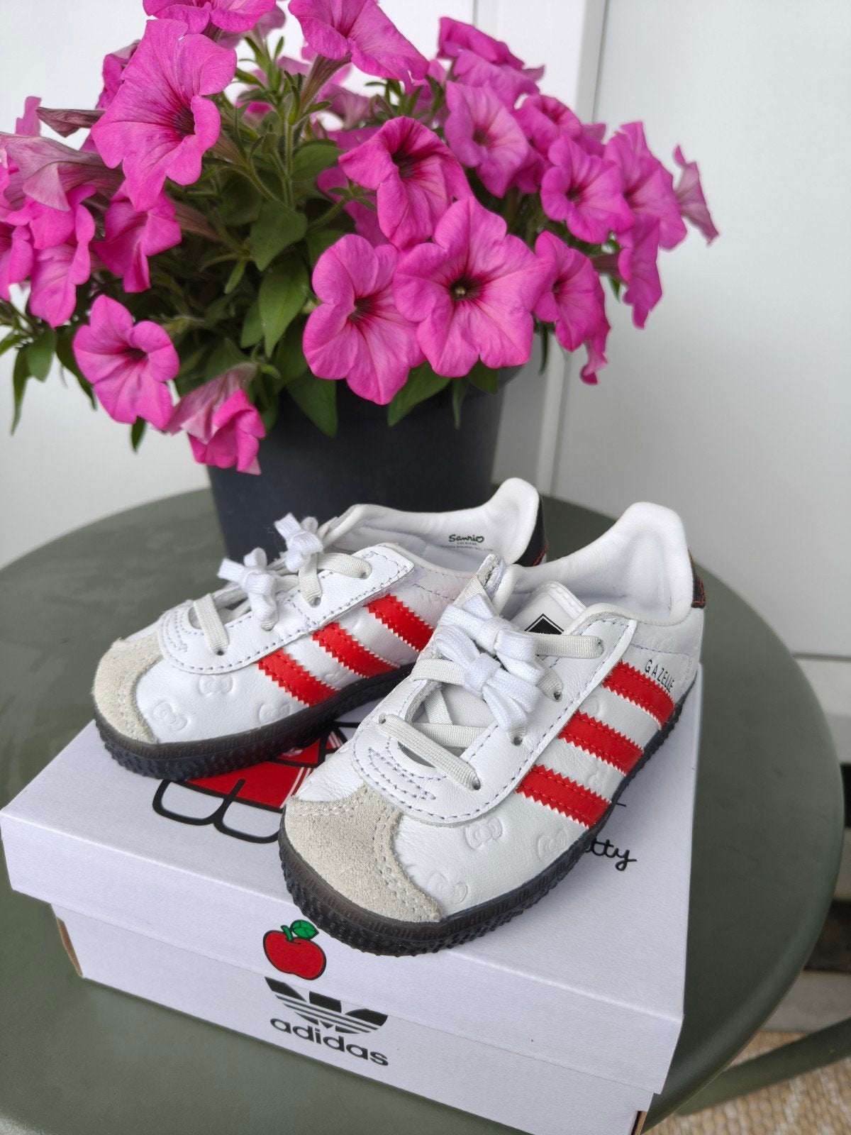 Adidas samba Hello Kitty - maat 23,5, Kinderen en Baby's, Kinderkleding | Schoenen en Sokken, Ophalen, Nieuw, Meisje, Schoenen