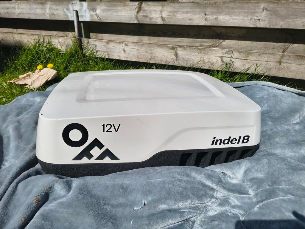 Dakairco IndelB 12V (standairco), Caravans en Kamperen, Camper-accessoires, Ophalen, Gebruikt