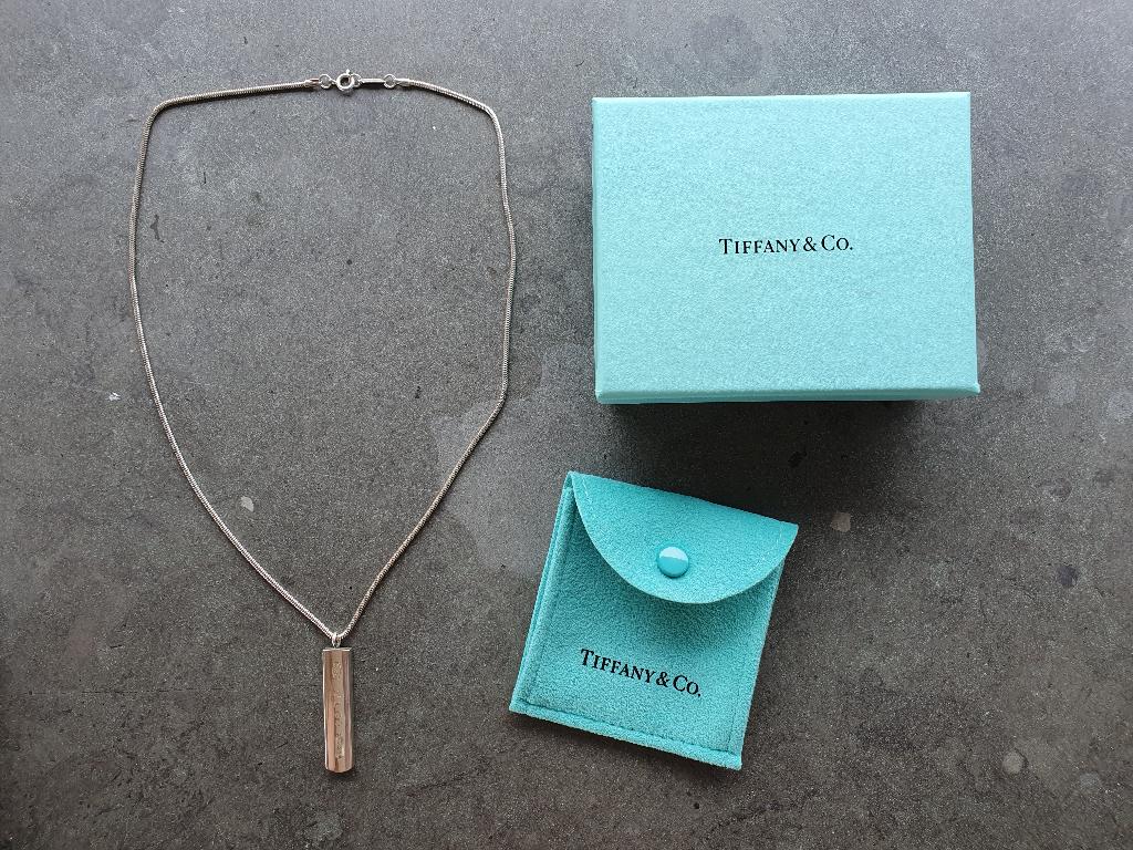 Tiffany & Co. silver ingot bar pendant with silver chain, Met hanger, Ophalen of Verzenden, Zo goed als nieuw, Zilver