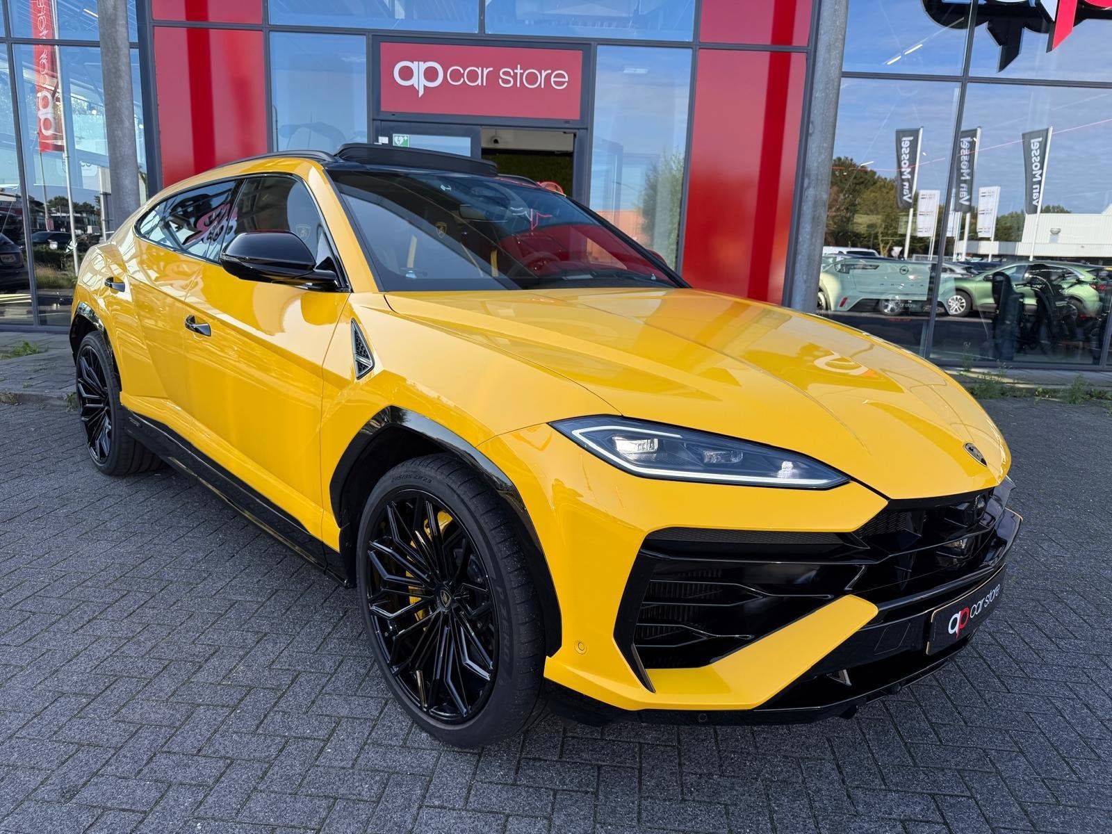 Lamborghini URUS 4.0 V8 Hybrid SE /Akra/Pano/B&O, Auto's, Automaat, Dealer onderhouden, Urus, Gebruikt