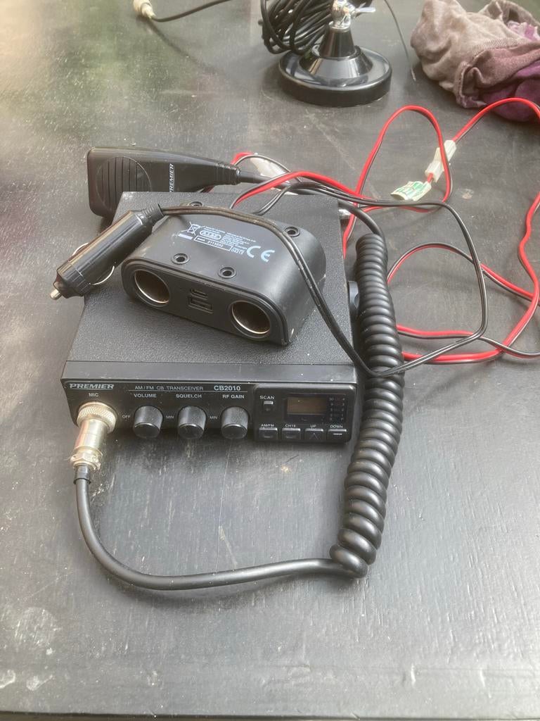 Premier CB-2010 AM/FM CB Transceiver met antenne, Telecommunicatie, Ophalen of Verzenden, Gebruikt, Zender en Ontvanger