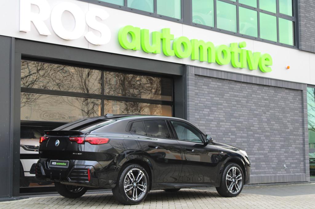 BMW X2 sDrive20i | BTW | M-SPORT | 360 CAMERA | HUD | KEYLES, X2, Zwart, 156 pk, Zwart