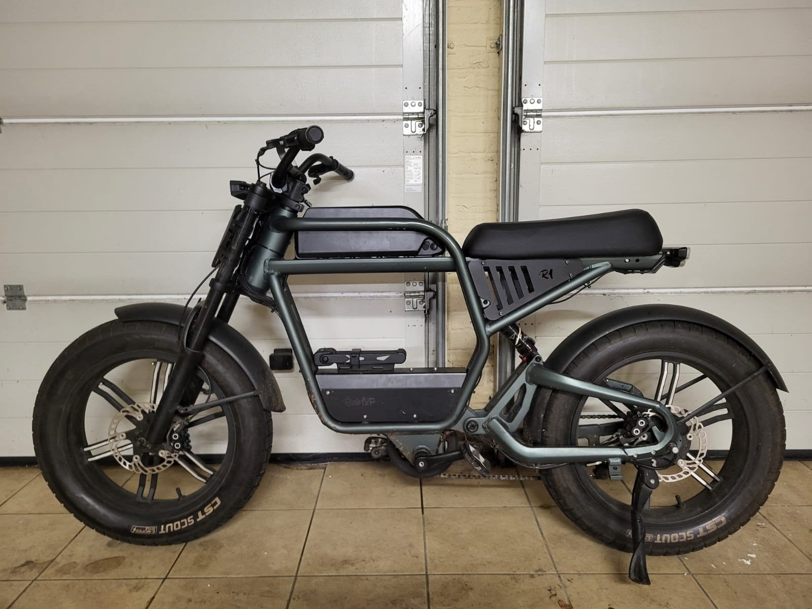 Revv1 fatbike ebike, Gebruikt, 51 tot 55 cm, 50 km per accu of meer, Ophalen