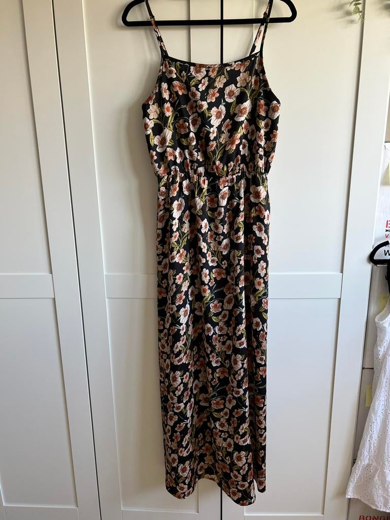 Only, crepesatijnen maxidress maat L, Kleding | Dames, Jurken, Ophalen of Verzenden, Zo goed als nieuw, Zwart, Onder de knie