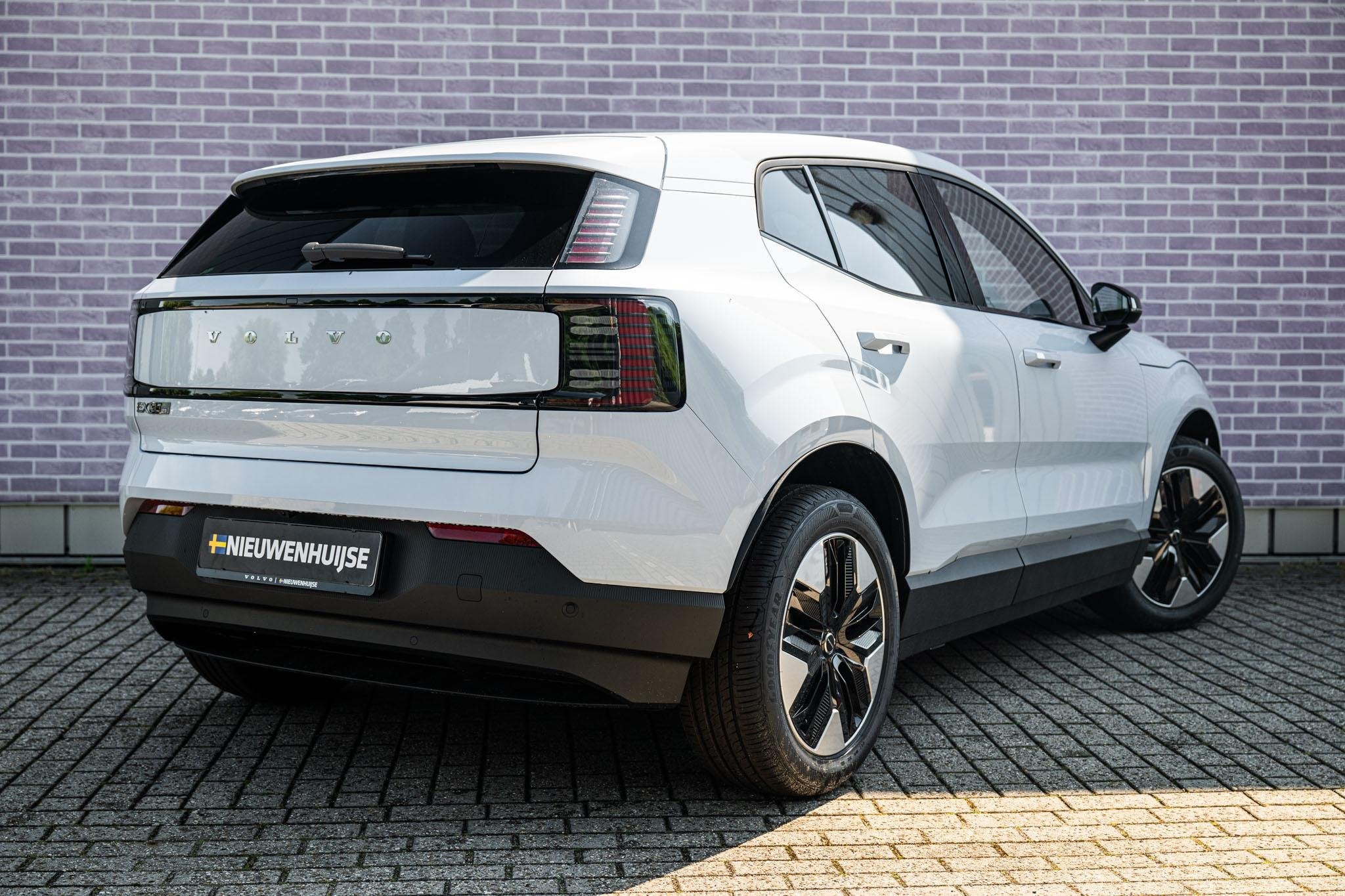 Volvo EX30 P3 Plus Europa 51 kWh | Stoel-/Stuurverwarming |, Auto's, Volvo, Automaat, Achterwielaandrijving, Blauw, Leder en Stof