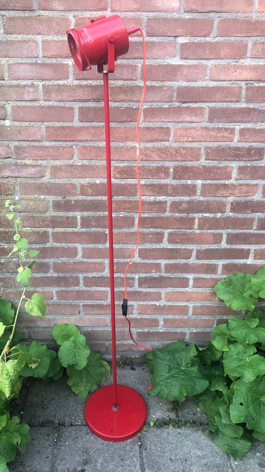 Toffe vintage vloerlamp, rood metaal, spotlamp, Ophalen of Verzenden, Zo goed als nieuw, Metaal, 150 tot 200 cm