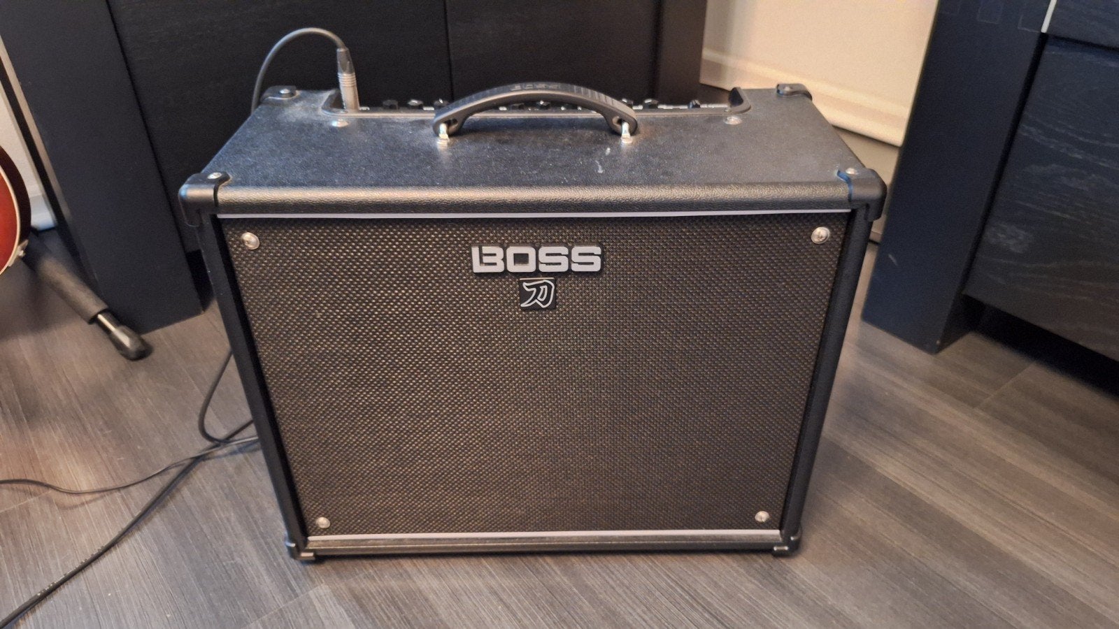 BOSS Katana-100 Gen 3 + Bluetooth Adapter – Mint Conditie