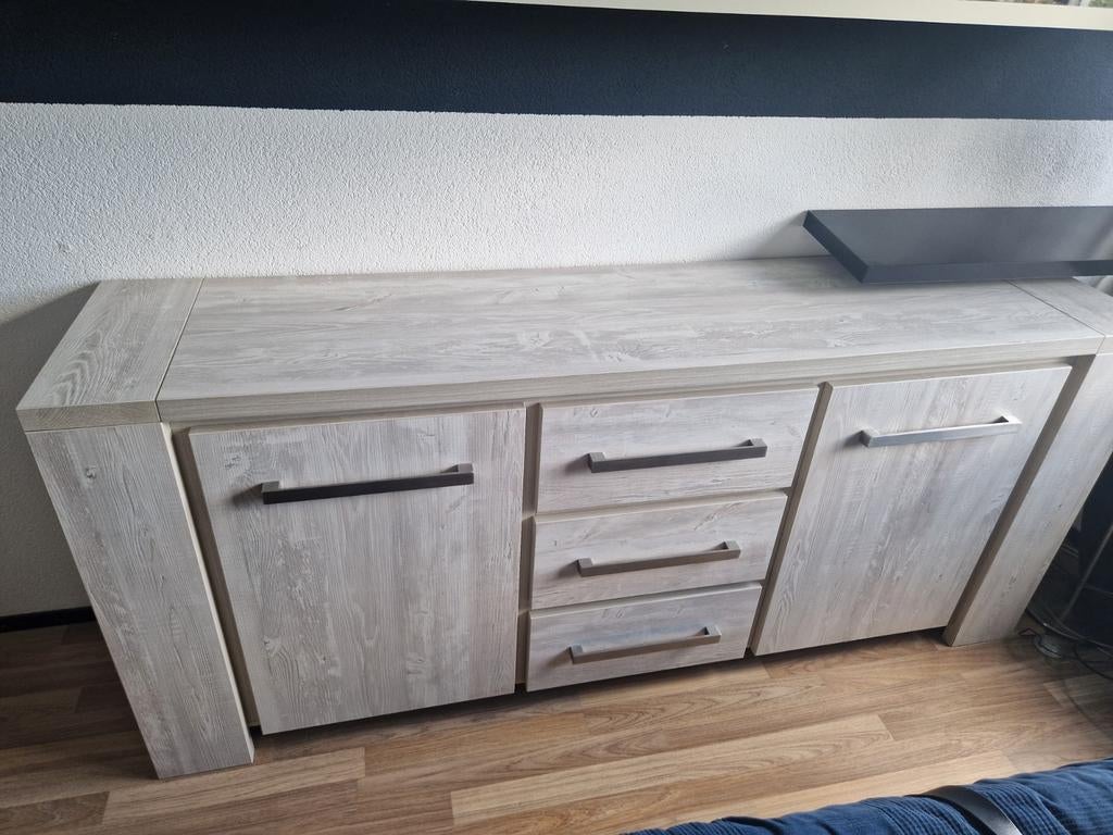 Dressoir grijs 80 cm x 44 cm x 190 cm, Ophalen, Zo goed als nieuw
