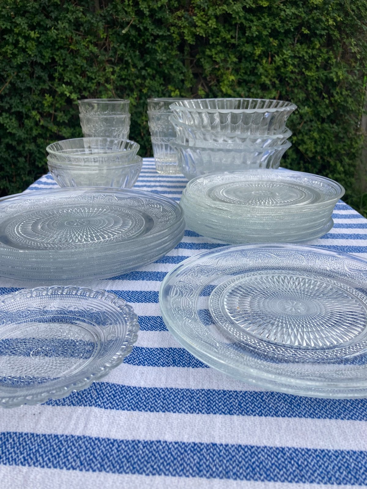 Glas servies vintage en Action 23 delig schalen borden, Ophalen of Verzenden, Overige stijlen, Compleet servies, Glas