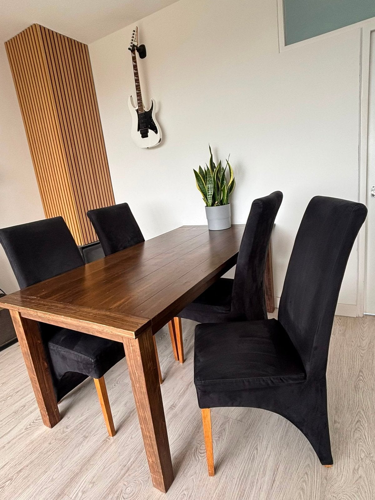 Stoelen woonkamer, Ophalen