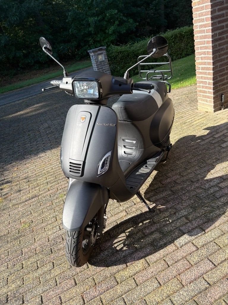 La Souris Sourini RS, Matzwart, 2 helmen, Ophalen, Gebruikt, Maximaal 45 km/u, 50 cc