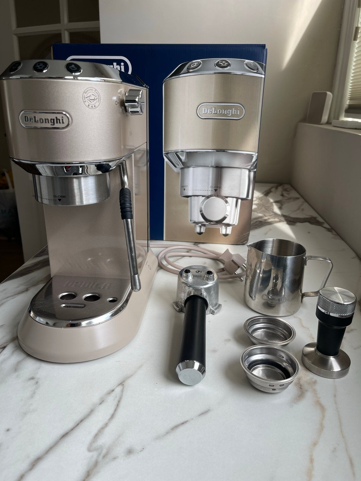De'Longhi Dedica Arte EC885.BG Espressoapparaat compleet, Ophalen, Afneembaar waterreservoir, Espresso apparaat, Gemalen koffie