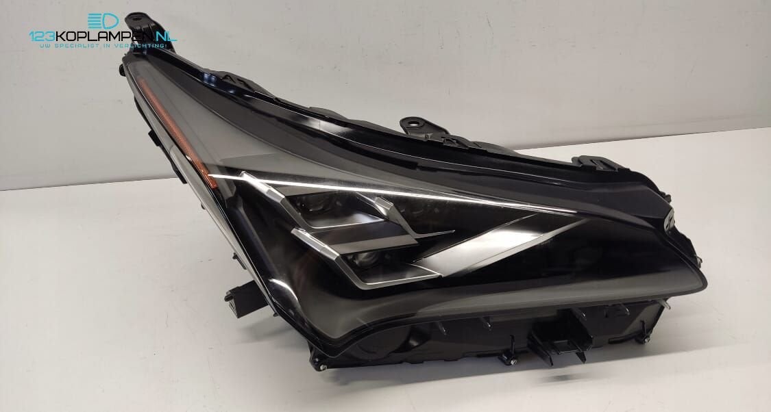 Lexus NX 300h Facelift Full Led koplamp rechts, Gebruikt, -, -, -