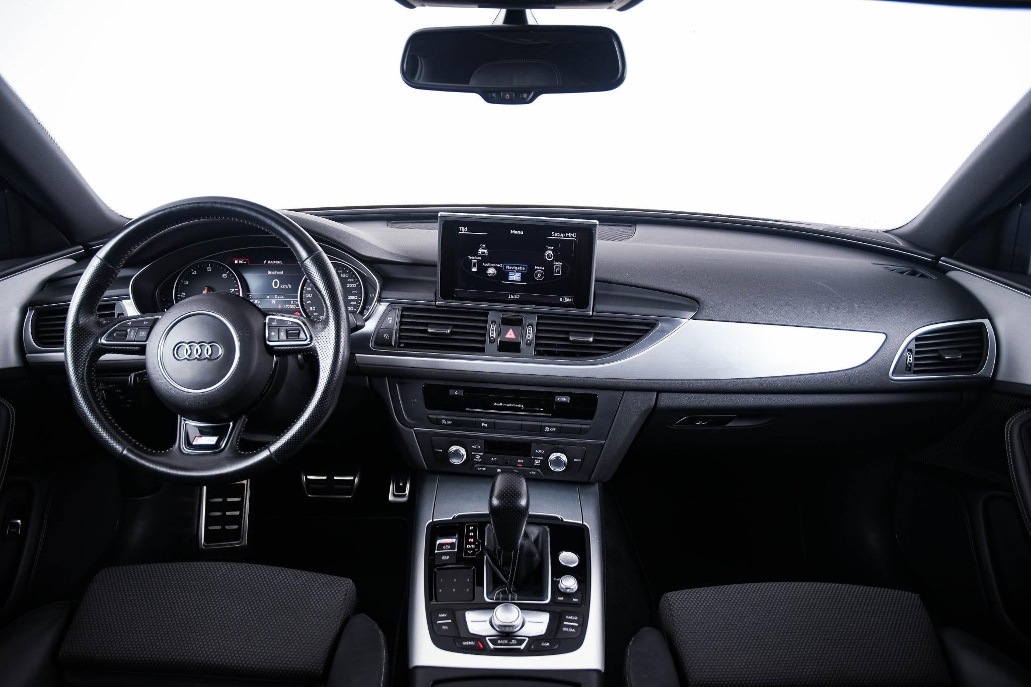 Audi A6 Avant 1.8 TFSI ultra Trekhaak - sportonderstel - MMI, Leder en Stof, Origineel Nederlands, 93 €/maand, 1700 kg