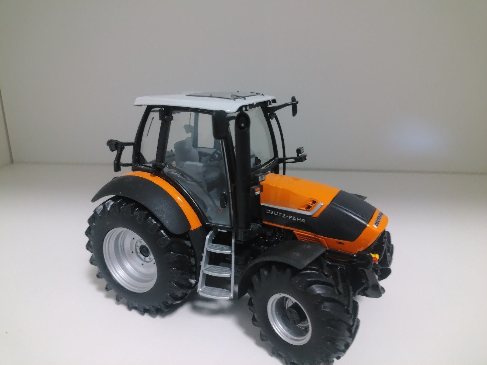 Deutz Fahr ttv 4.30, Ophalen of Verzenden, Tractor of Landbouw, Universal Hobbies