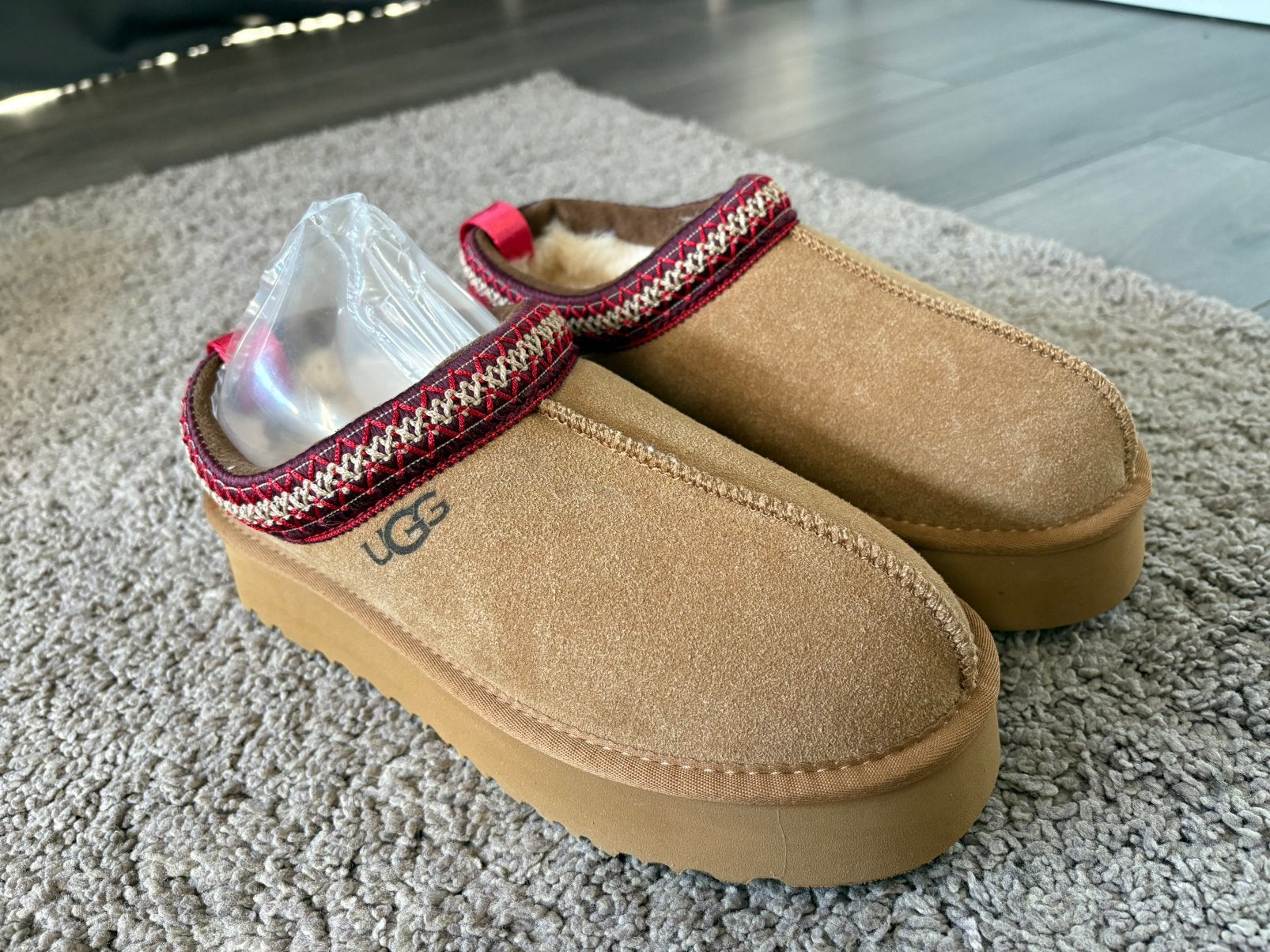 UGG tasman, TAZZ (hoge zool), m39 chestnut, Ophalen of Verzenden, Zo goed als nieuw, Jongetje of Meisje, Laarsjes