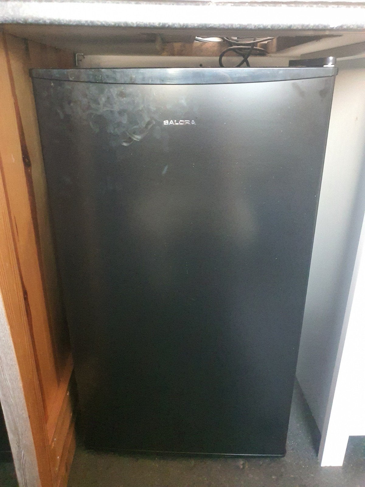Compacte tafelmodel vriezer - Salora, Witgoed en Apparatuur, Vriezers en Diepvrieskisten, Minder dan 85 cm, Minder dan 60 cm, Zo goed als nieuw