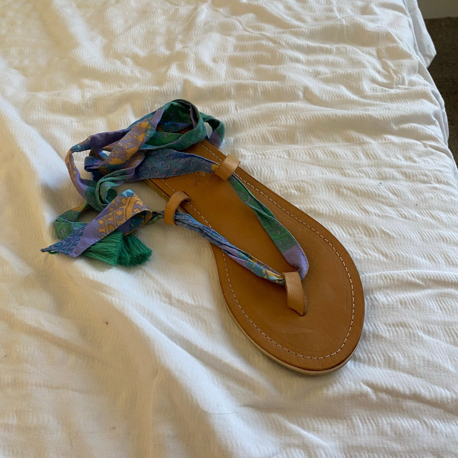 Hot Lava slippers maat 38 - Zo goed als nieuw, Ophalen of Verzenden, Zo goed als nieuw, Slippers