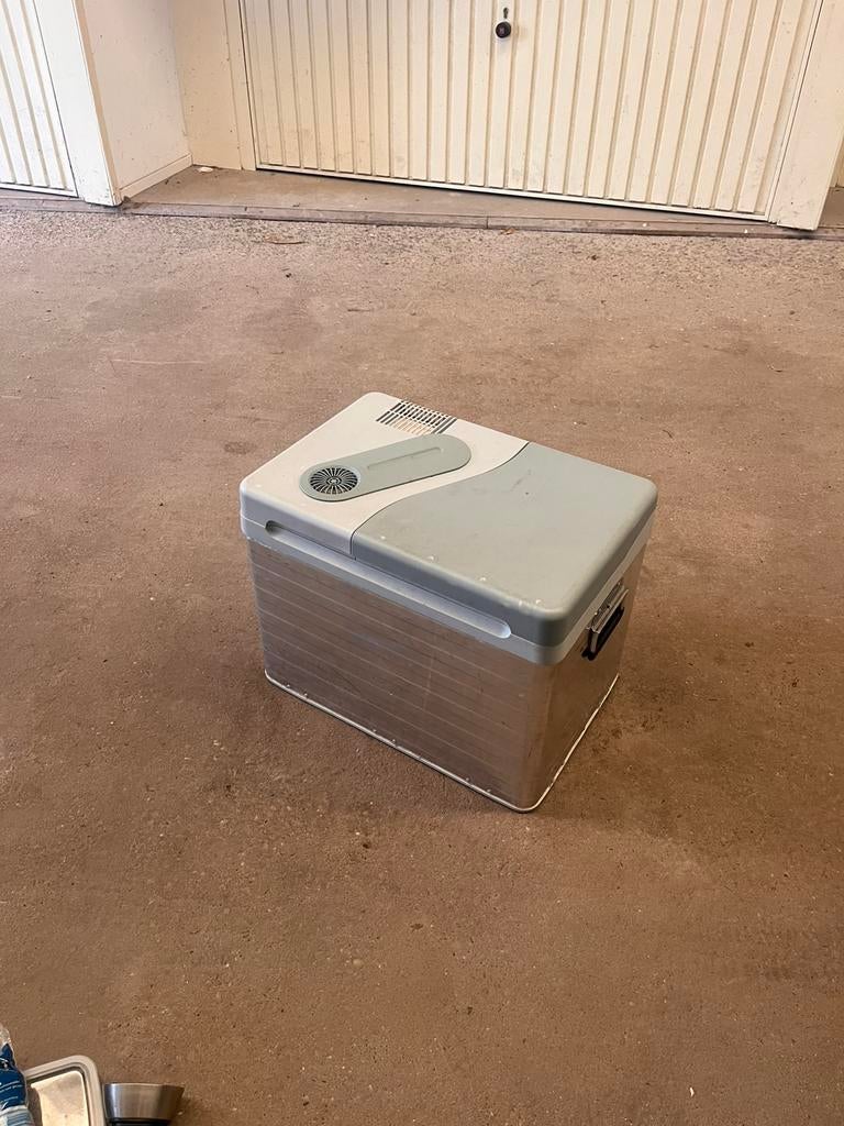Mobicool koelbox, Caravans en Kamperen, Koelboxen, Ophalen, Zo goed als nieuw, Elektrisch