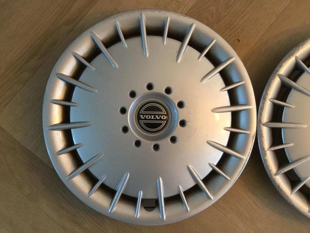 Volvo wieldoppen ( 2 stuks ) 15 inch voor S40 of V40, Ophalen of Verzenden, Gebruikt